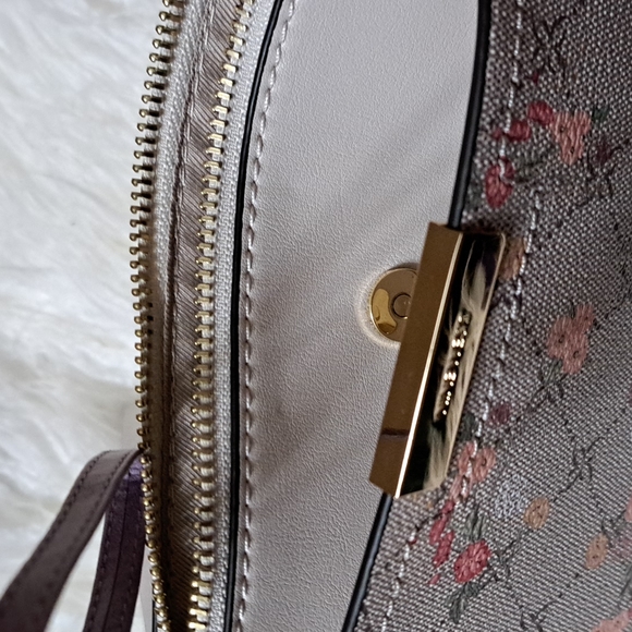 Nine West floral Spring wristlet - Picture 5 of 6